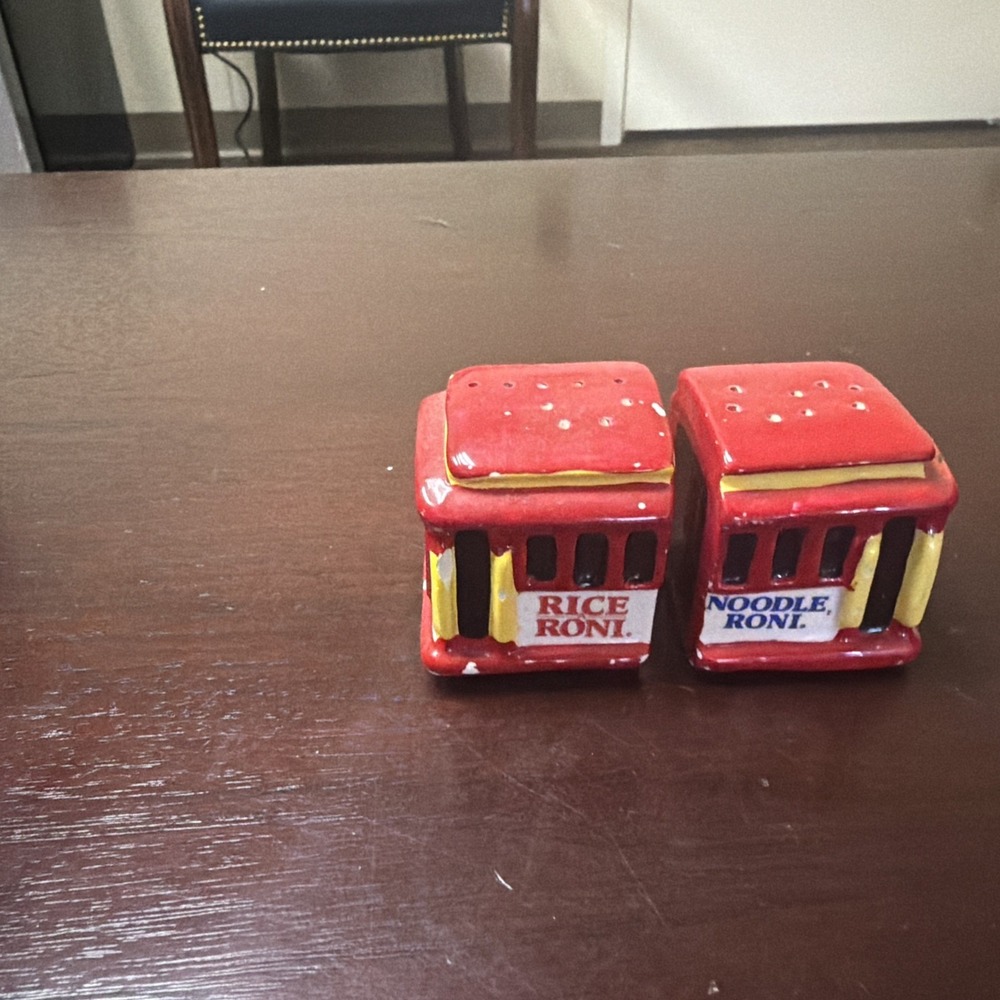 Vintage Ceramic Salt & Pepper Shakers "Rice-A-Roni / Noodle Roni" Cable Cars e4
